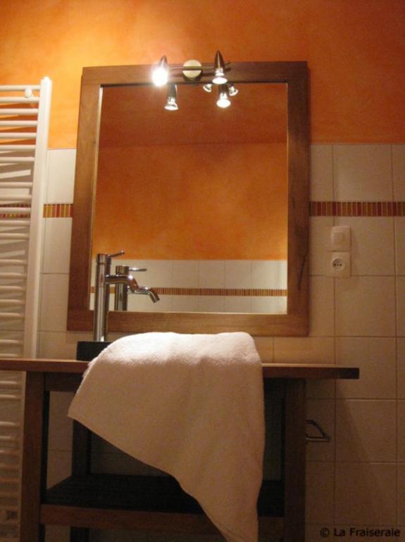 Chambres D'Hotes La Fraiseraie Tellancourt Номер фото